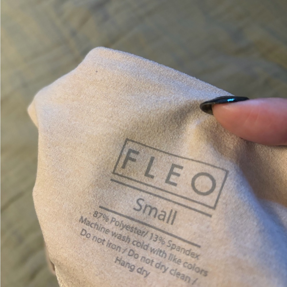 Fleo Short - Picture 3 of 3